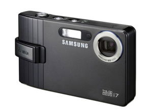 采用人體工學(xué)設(shè)計(jì) 三星藍(lán)調(diào)i7數(shù)碼相機(jī)評析